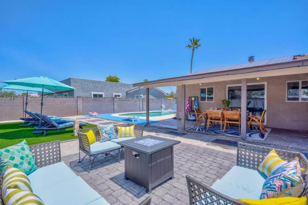 Вилла Fab Phx Getaway W/ Pool & Fire Pit Феникс Экстерьер фото